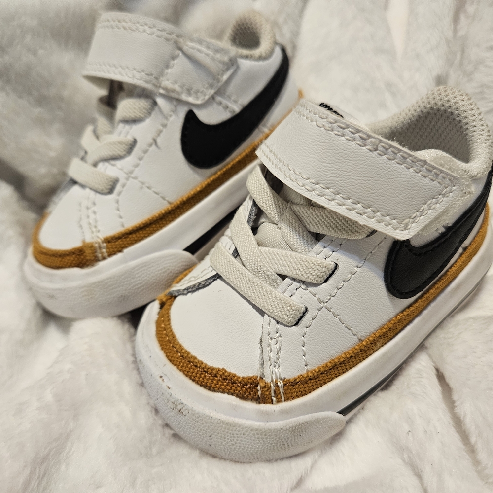 Nike Kids White and Black Sneakers